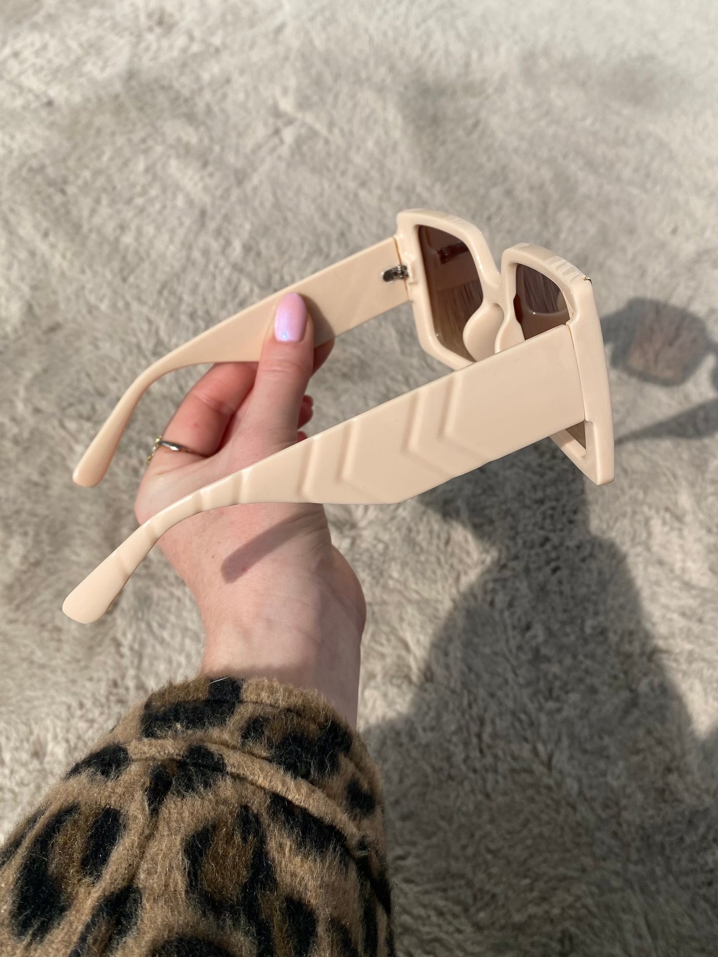 Kiki sunglass beige