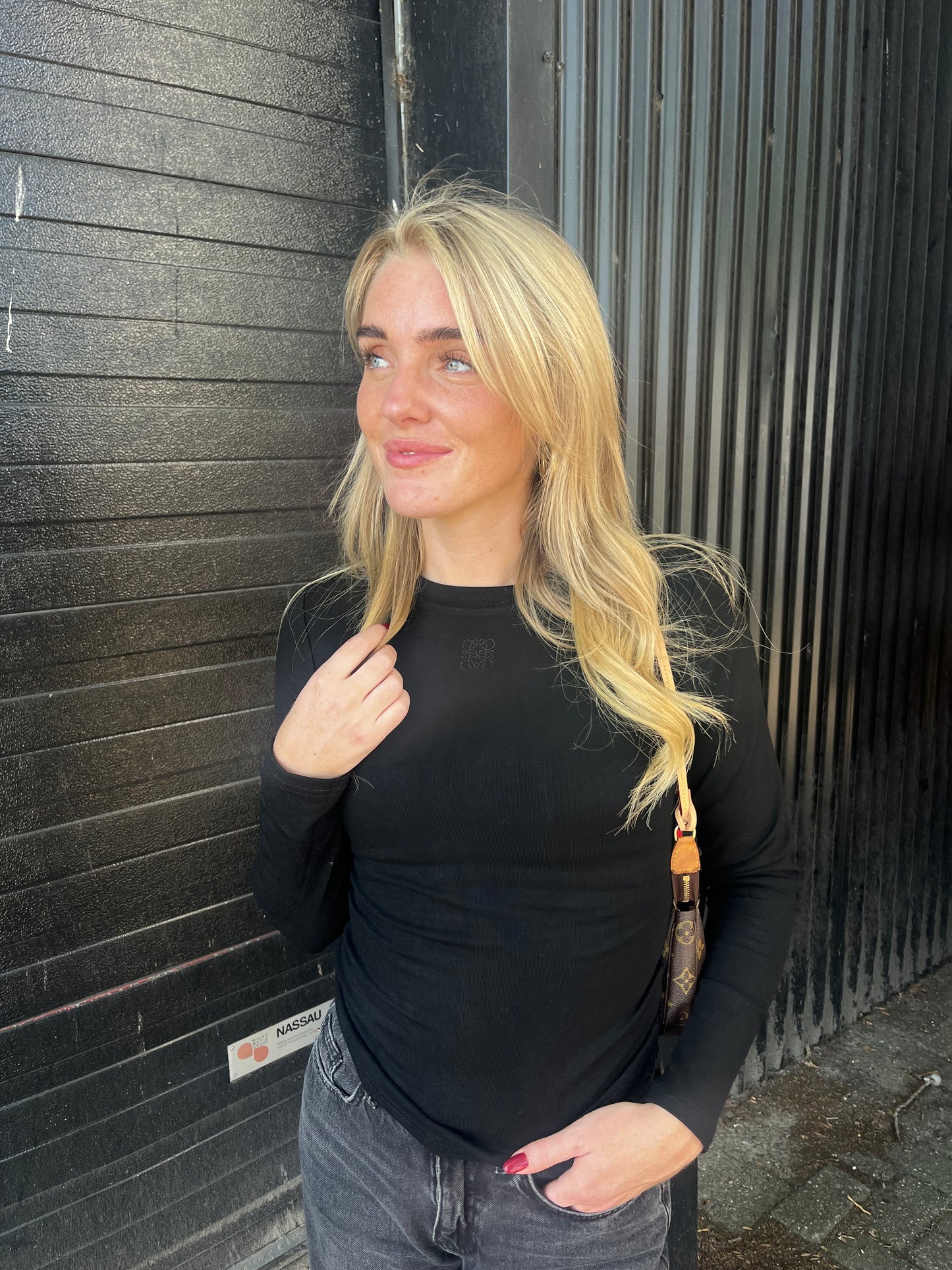 Love top black