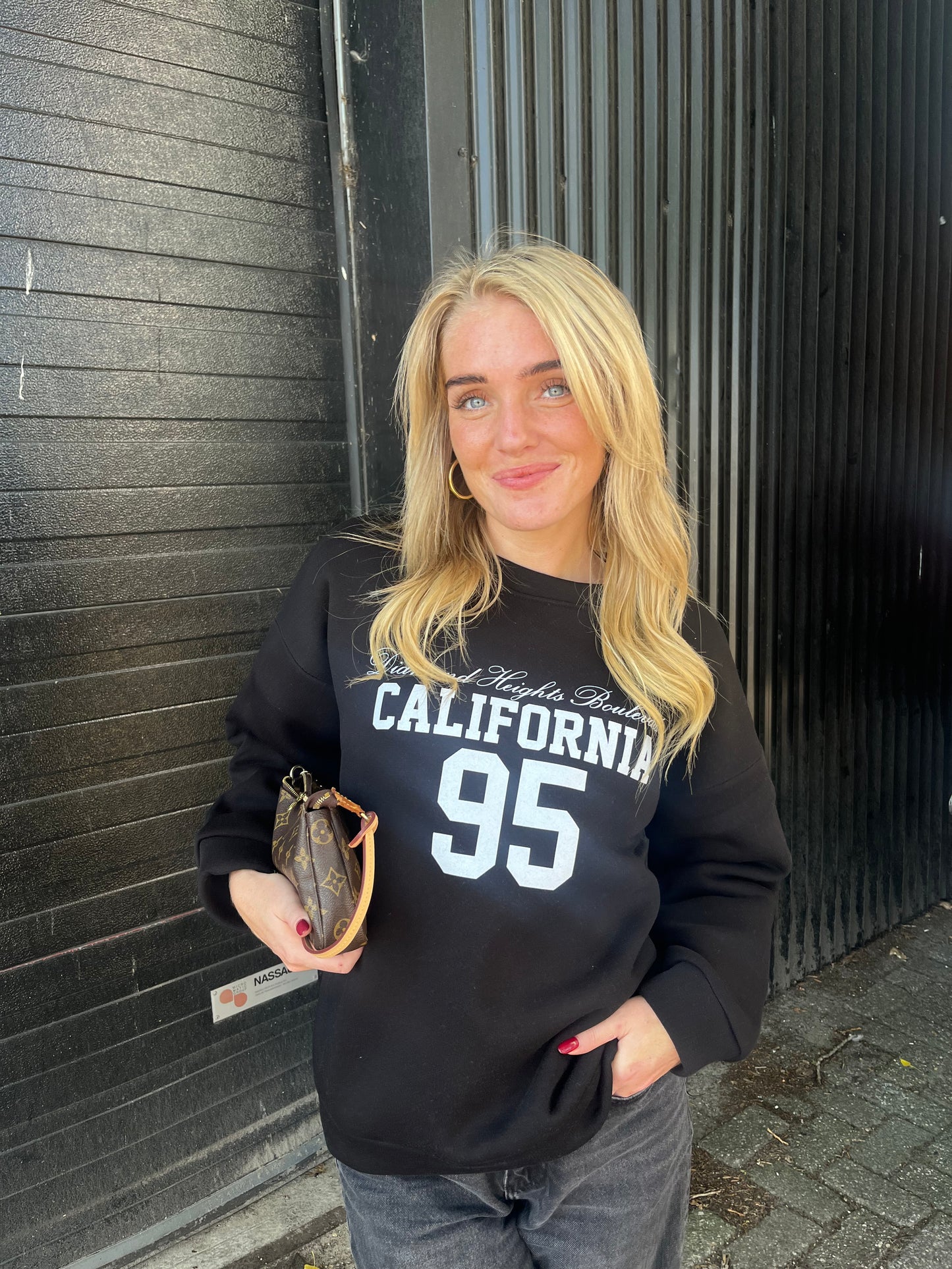 California sweater black