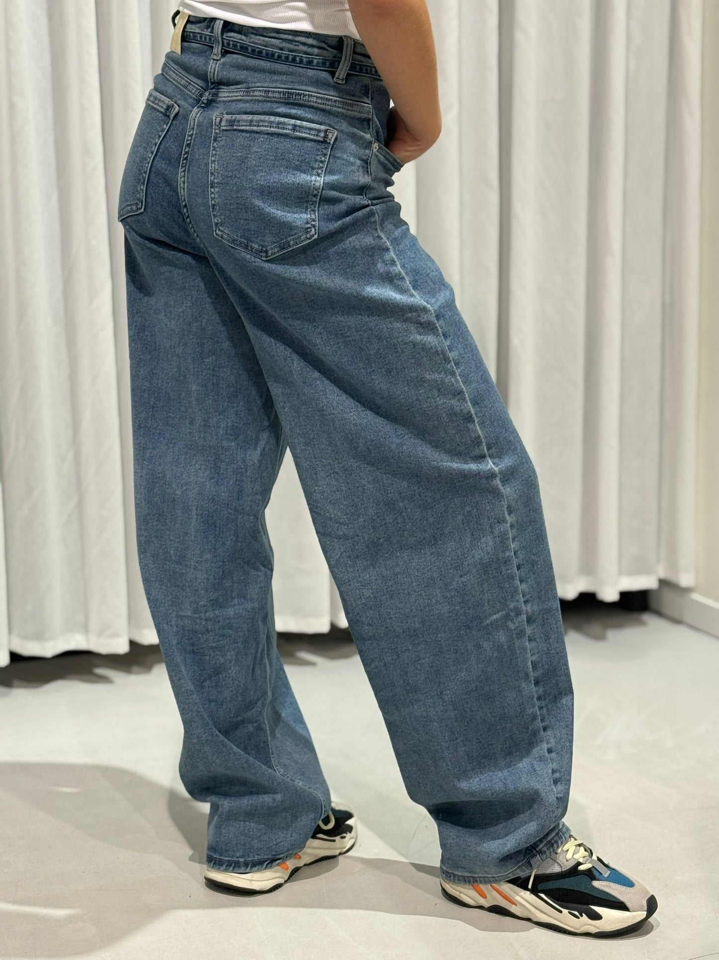 Balloon stretch jeans