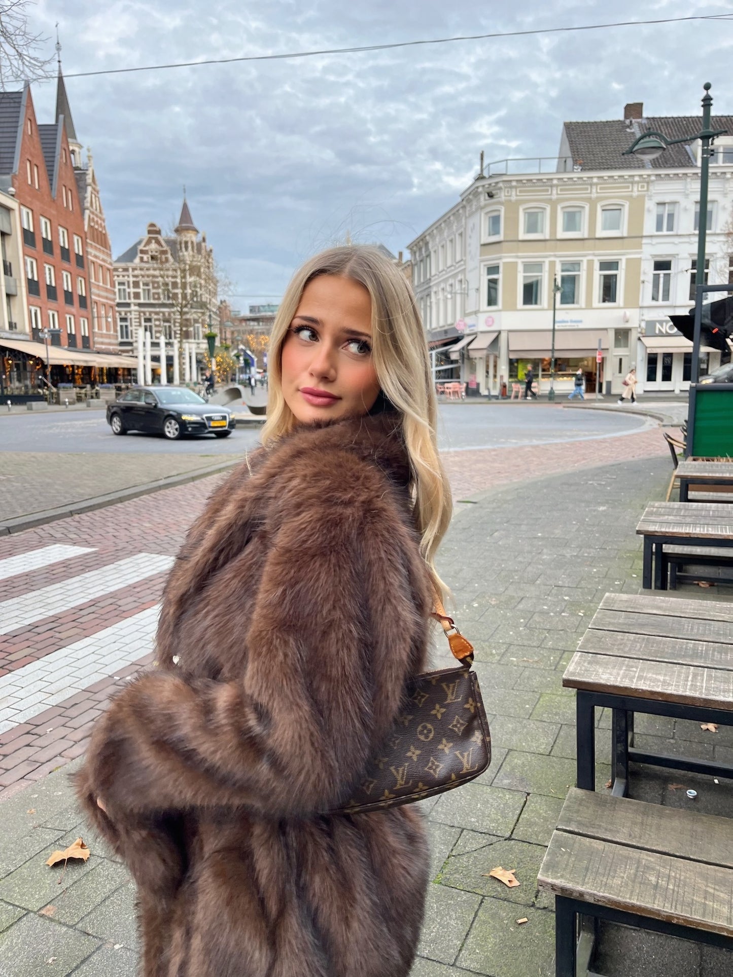 Khloe vegan fur coat