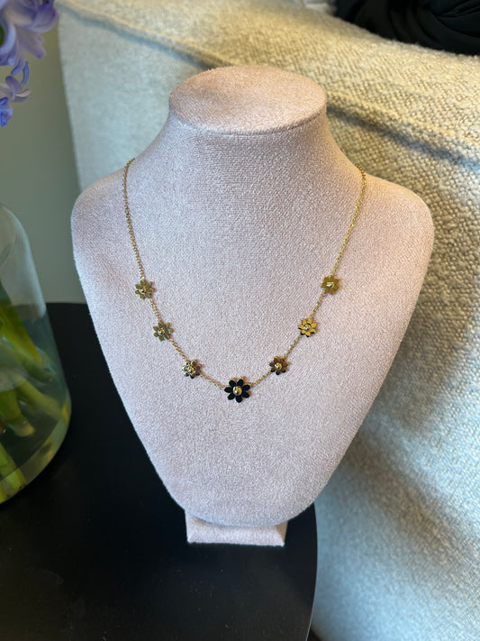Flower necklace gold